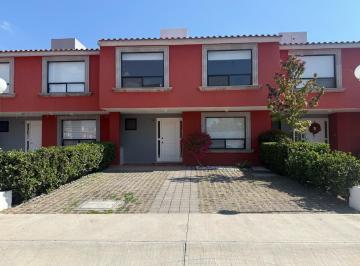 Casa · 175m² · 3 Recámaras · 2 Estacionamientos · Rento Casa Habitación Queretaro Juriquilla Cerva Uvm Escuelas Comercios