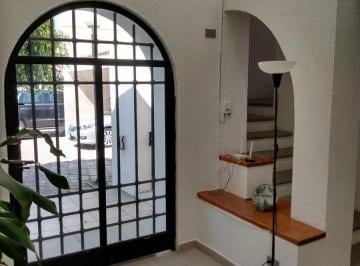 Casa · 120m² · 2 Recámaras · 2 Estacionamientos · Casa en Renta