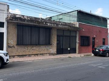 Casa de 4 habitaciones, Guadalajara · Casa en Venta en Zona Centro - Angulo 216