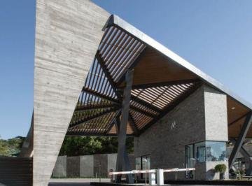 Departamento · 172m² · 2 Recámaras · 3 Estacionamientos · Departamento 5033 Venta en West Point.