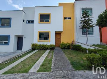 Casa · 75m² · 3 Recámaras · 1 Estacionamiento · Casa en Venta en Santa Ana Chiautempan, Tlaxcala