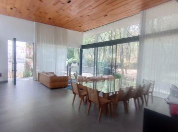 228ebfe0027af181f06b2f29eed3e8ab86f39866a20b35db07a9141d046da62b · Hermosa Casa en Condado de Sayavedra, Rodeada de Bosque