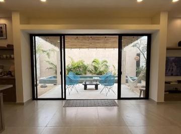 Casa · 240m² · 3 Recámaras · Casa en Cholul