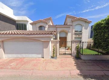 Casa de 6 habitaciones, Tijuana · Venta de Casa en Jardines de Chapultepec Tijuana Calle del Bosque 6016