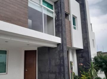 Casa · 275m² · 3 Recámaras · 2 Estacionamientos · Casa en Venta en Parque Habana, Lomas de Angelopolis, 3 Habitaciones Puebla