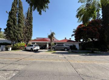 Casa · 402m² · 4 Estacionamientos · Casa en Fraccionamiento Club de Golf Santa Anita