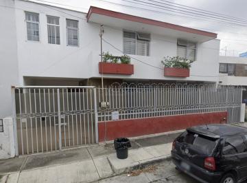 Casa de 4 habitaciones, Guadalajara · Amplia Residencia en Jardines del Country