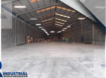 Bodega comercial · 2000m² · 4 Estacionamientos · Bodega en Renta en Apodaca