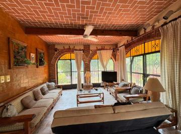 Casa de 5 habitaciones, Jiutepec · Casa en Venta en Centro de Jiutepec, Gran Ubicación