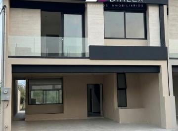 Casa · 273m² · 3 Recámaras · 2 Estacionamientos · Venta Casa de 273 m² - Fraccionamiento Rios del Vergel - Carretera Nacional en Santiago Nuevo León.