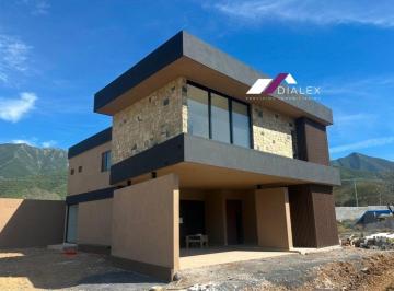Casa · 285m² · 3 Recámaras · 2 Estacionamientos · Venta Casa de 285 m² - Fraccionamiento Rios del Vergel - Carretera Nacional en Santiago Nuevo León.