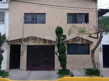 Casa · 285m² · 5 Recámaras · 3 Estacionamientos · Casa en Venta en Moctezuma, Venustiano Carranza, Ciudad de México