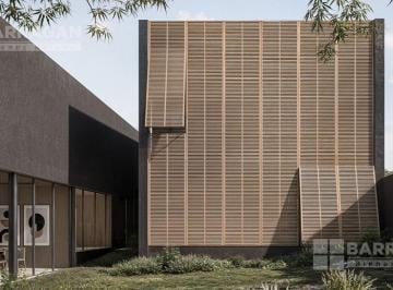 Casa · 395m² · 3 Recámaras · 3 Estacionamientos · Casa en Preventa en Lomas del Campanario Norte, Lagos