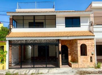 Casa de 4 habitaciones, Mérida · Amplia Casa de 4 Recamaras en Fco de Montejo Muy Cerca de Galerias y The Harbor