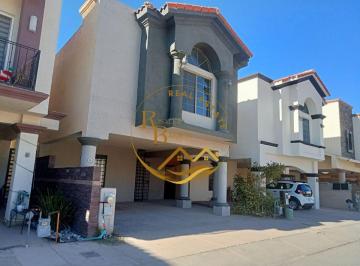 Casa de 3 habitaciones, Juárez · Casa en Venta en Privada Miralomas Sector Frances Sobre Calle Jupiter