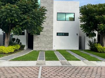 Casa en condominio de 5 habitaciones, Atlixco · Se Vende Casa en Fraccionamiento Tierra Caoba Atlixco a 2 Calles de Topolino