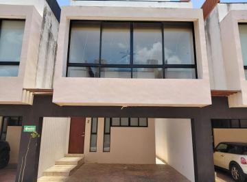 Casa en condominio de 3 habitaciones, Mérida · Townhouse en Venta en Temozon, Merida de 3 Recamaras