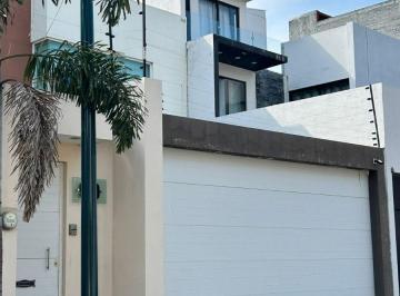 Casa de 3 habitaciones, Morelia · Casa de Oportunidad Praderas de Morelia, Fraccionamiento Privado