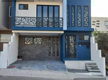 Casa · 203m² · 4 Recámaras · 2 Estacionamientos · Casa en Fraccionamiento Zibatá