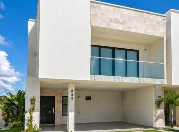 Casa · 290m² · 3 Recámaras · 2 Estacionamientos · Casa en Venta Jardines del Cuntry 2 Vhsa