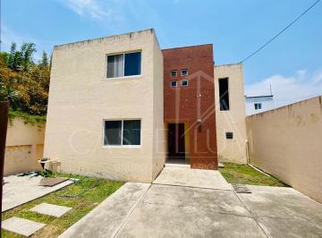 Casa · 200m² · 3 Recámaras · 2 Estacionamientos · Casa con Alberca en Venta en Fracc. Las Fincas en Jiutepec