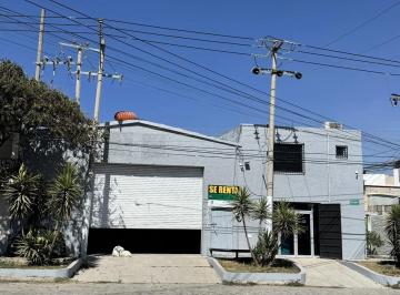 Bodega comercial de 3 habitaciones, Zapopan · Excelente Bodega en Renta con Oficinas y Local Comercial en Agua Blanca Industrial.