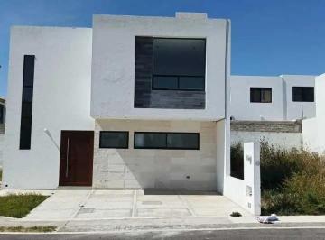 Casa · 176m² · 3 Recámaras · 3 Estacionamientos · Casa en San Isidro Juriquilla