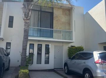 Casa · 115m² · 3 Recámaras · 2 Estacionamientos · Casa en Fraccionamiento El Mirador