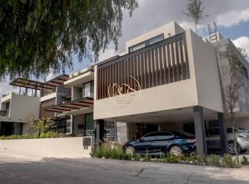 Casa · 437m² · 4 Recámaras · 4 Estacionamientos · Casa en Venta Club de Golf Ventanas San Miguel de Allende