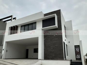 Casa · 335m² · 3 Recámaras · 3 Estacionamientos · Casa en Venta en Castaños del Vergel