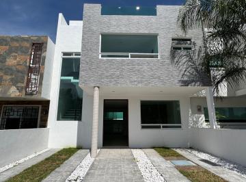 Casa · 193m² · 3 Recámaras · 1 Estacionamiento · Hermosa Casa en Venta en Juriquilla San Isidro, Querétaro - (4)