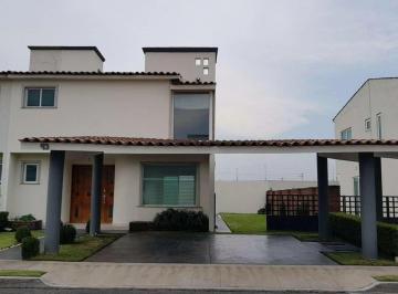 Casa de 3 habitaciones, Metepec · Casa en Renta en Palma Real, Metepec