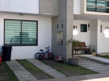 Casa de 3 habitaciones, San Mateo Atenco · Casa en Venta en El Fortin, San Mateo Atenco