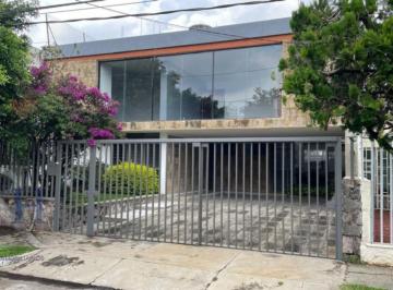 Casa de 4 habitaciones, Guadalajara · Casa Remodelada en Renta Para Oficinas con Uso de Suelo Vallarta Norte