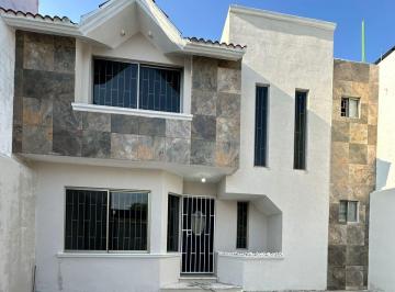 Casa de 3 habitaciones, Veracruz · Casa en Venta, Fraccionamiento Las Palmas del Coyol Muy Cerca del Centro de Veracruz, Ver.