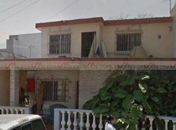 Casa · 250m² · 3 Recámaras · Casa en Venta en San Pedro Garza Garcia Centro