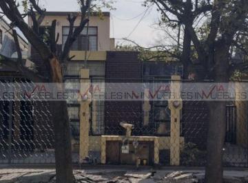 Casa · 302m² · 3 Recámaras · 2 Estacionamientos · Casa en Venta en Guadalupe