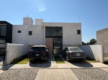 Casa de 4 habitaciones, Cuernavaca · D* Casa con 180 m² Superficie de Terreno y 4 Habitaciones en Venta en Lomas de Cortes