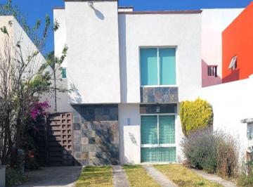 Casa · 115m² · 3 Recámaras · 2 Estacionamientos · Casa con Jardín en Fraccionamiento Bonanza Meteoec a Solo 15 Minutos del Centro de Metepec