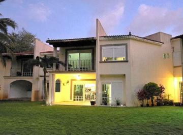 Casa de 3 habitaciones, Cancún · Oportunidad Única! en Álamos I Frente a La Alberca y a Pasos de Av Huayacán