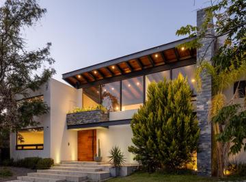 Casa en condominio de 5 habitaciones, Querétaro · Casa de Autor en Juriquilla