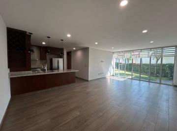 Bodega comercial · 137m² · 3 Recámaras · 2 Estacionamientos · Departamento en Venta en Metepec Planta Baja - 3 Habitaciones - 2 Autos