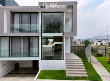 Casa de 4 habitaciones, Zapopan · Casa en Venta - Valle Imperial, Zapopan.