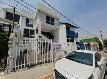 Casa en calle cerrada con seguridad 24 hrs. · Casa en Venta, Fuentes de Satélite, 4 Recámaras