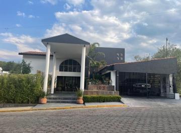 Fachada de la propiedad, seguridad 24 hrs. · Casa en Venta, Lomas de Valle Escondido, 4 Recámaras