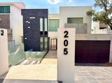Casa · 820m² · 5 Recámaras · 4 Estacionamientos · Casa en Venta, Condado de Sayavedra, 5 Recámaras
