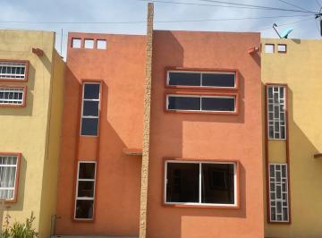 Casa · 100m² · 3 Recámaras · 1 Estacionamiento · Casa en Venta, La Palma, 3 Recámaras.