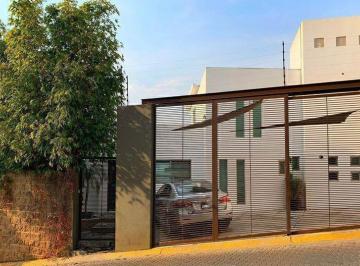 Casa de 3 niveles con excelente ubicación. · Casa en Venta, Las Arboledas, 3 Recamaras