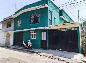 Casa · 186m² · 5 Recámaras · 2 Estacionamientos · Casa en Venta, San Juan Bosco, 5 Recámaras.