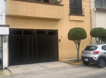 Casa · 142m² · 3 Recámaras · 3 Estacionamientos · Casa en Venta, Vergel de Arboledas, 3 Recámaras.